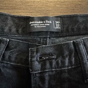 Abercrombie & Fitch Charcoal Relaxed Men's Jeans